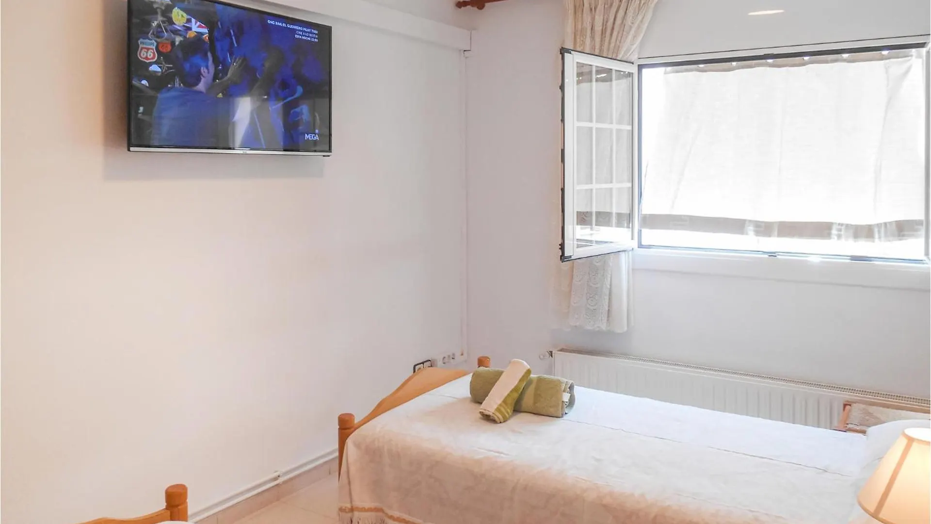2 Bedroom Amazing Apartment In Tossa De Mar Hiszpania